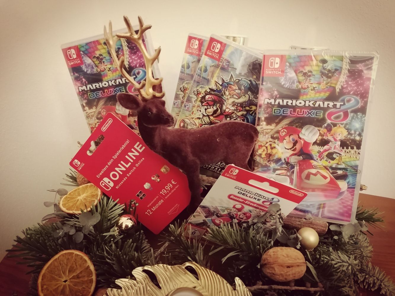 #Schnappt euch Mario Kart 8 Deluxe oder Mario Strikers im JPGAMES-Gewinnspiel zu Weihnachten