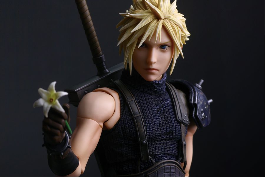 Cloud Strife ergänzt das „Play Arts Shin“-Line-up an hochwertigen Square-Enix-Figuren